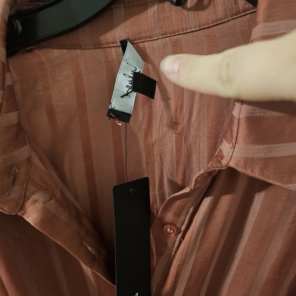 Lulus NWT Rusty Rose Satin Collar Twist Front Size M - Picture 7 of 7